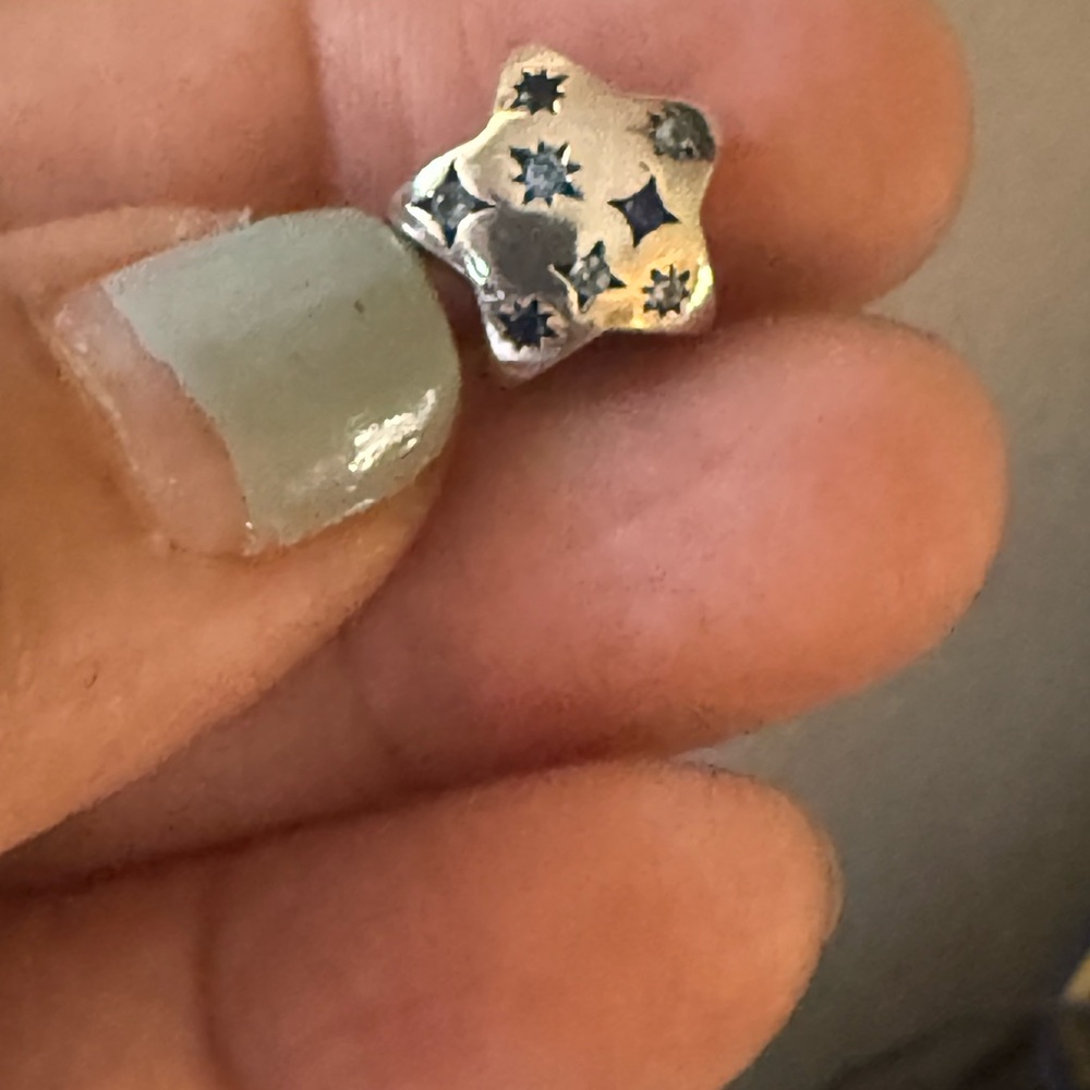 Silver Star-Patterned Women's Ring - image 5